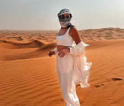 What to Wear in Dubai Desert Safari Women